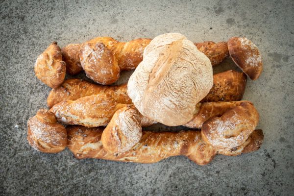 H&Gs Kök på Tomelilla golfrestaurang - nybakat bröd